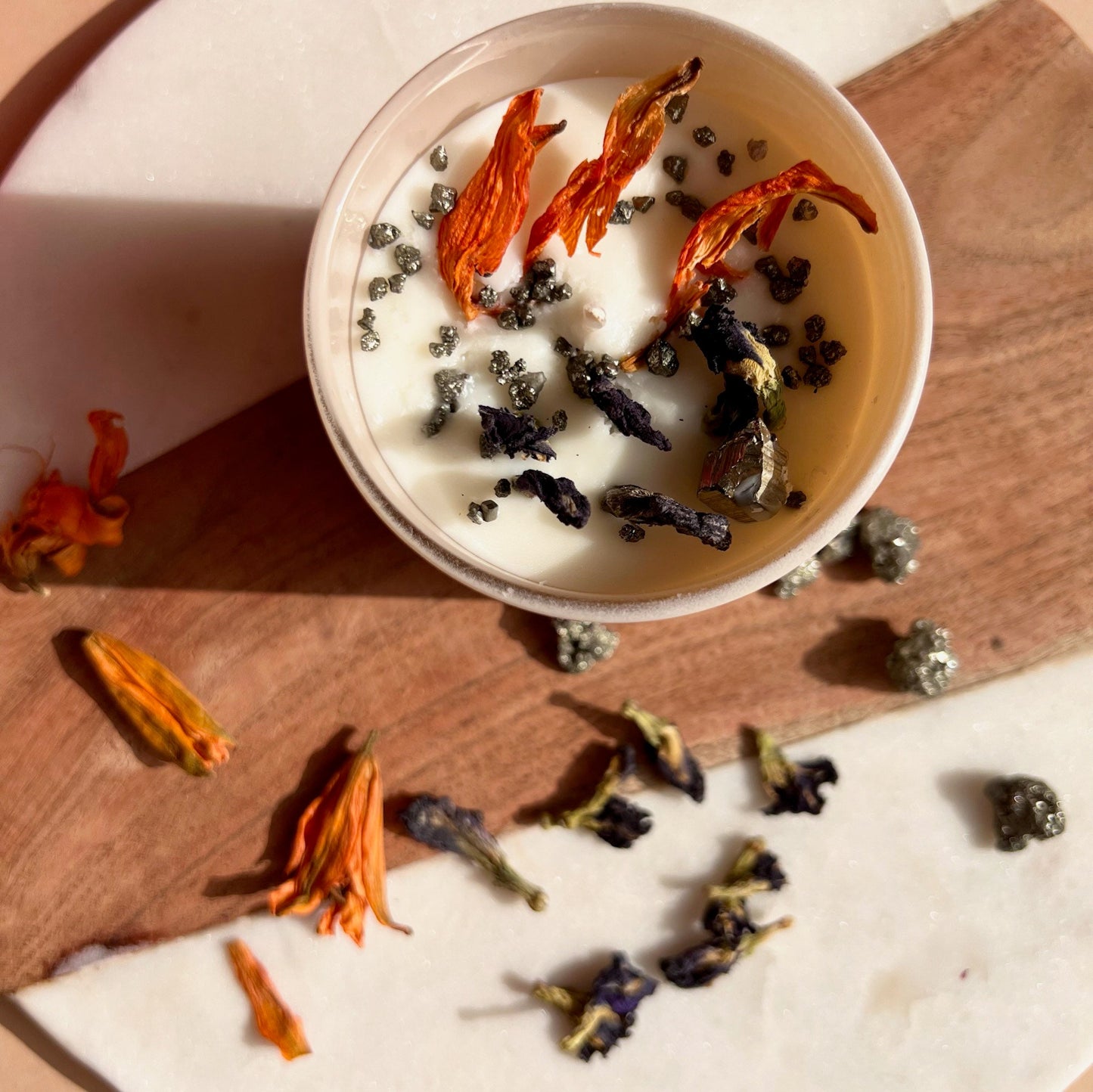 SUCCESS Intention Soy Wax Candle |  Pyrite stones | Scent: Red Currant Bliss