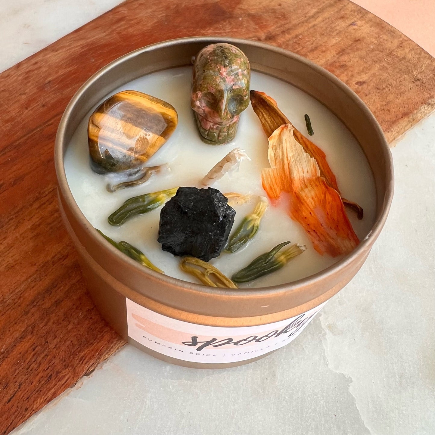 SPOOKY HORROR HALLOWEEN Candle with Unakite Crystal Skull | Soy Wax Intention Candle | Manifestation Candle with Crystals