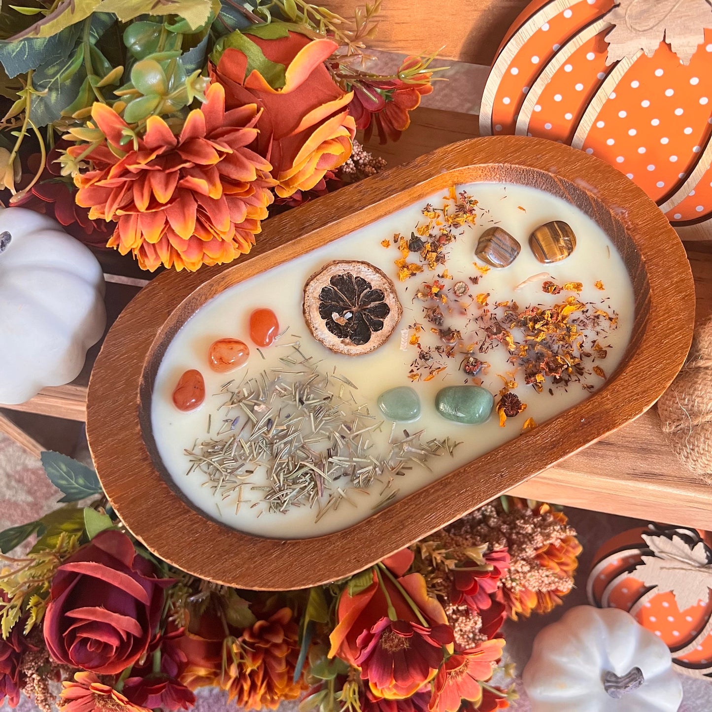 Dough Bowl Candle made of Soy Wax with Crystals, farmhouse style