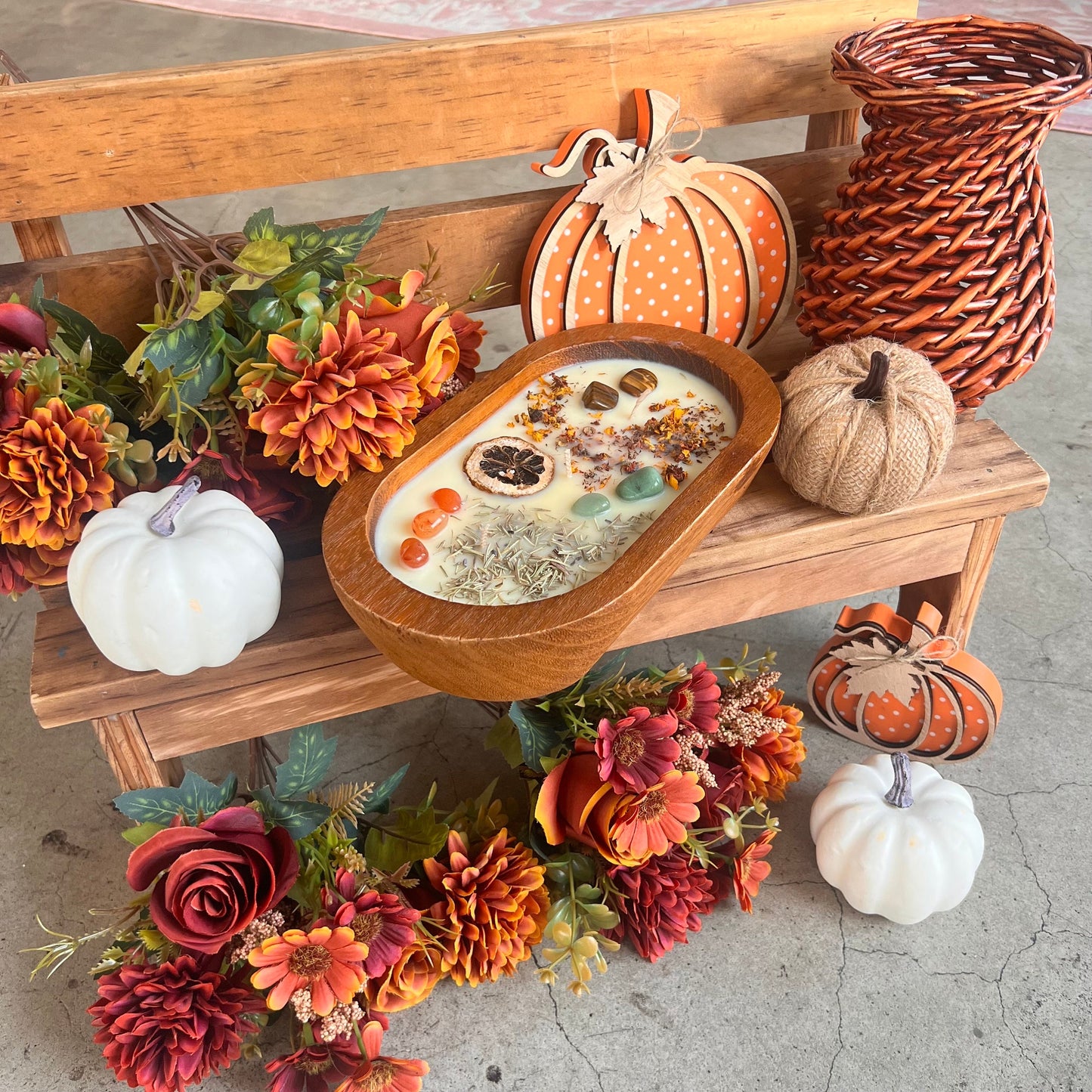 Dough Bowl Candle made of Soy Wax with Crystals, farmhouse style